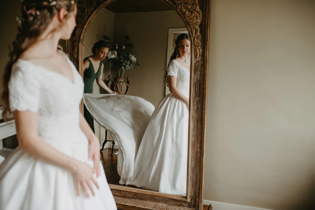 How to incorporate your moms wedding dress into your own